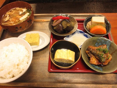 野良里定食（お魚と野菜が中心の和定食）
