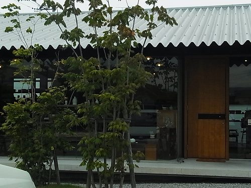 【丸亀市飯山町】山葡萄の籠を、気長に待てる店。うつわの楓