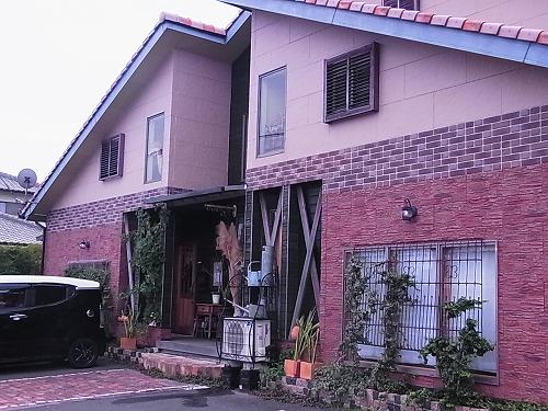 【善通寺市大麻町】壁から馬車が出ている洋館カフェ、カフェジジ（cafe jiji）